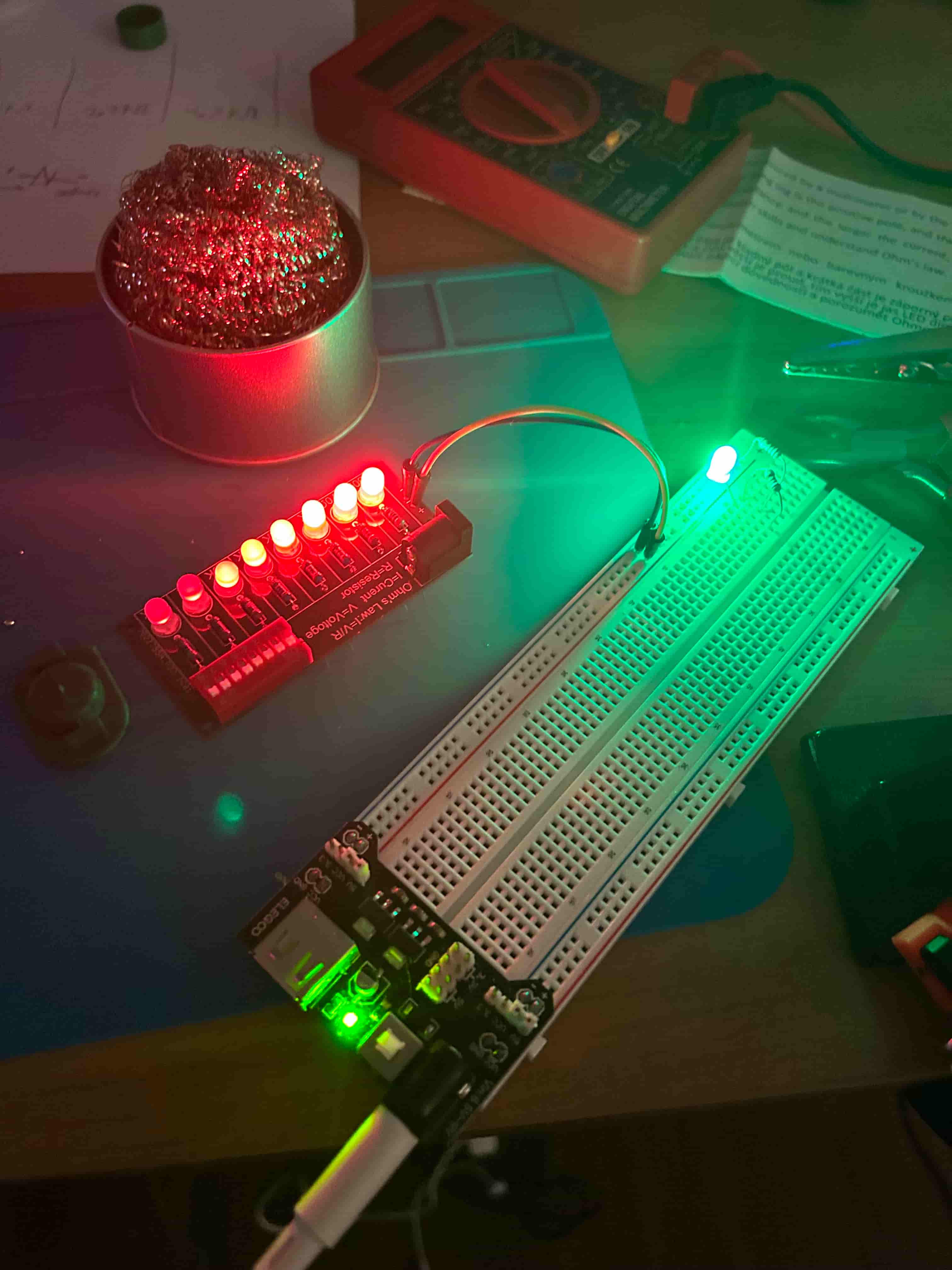 demo of diy soldering led kit in the dark